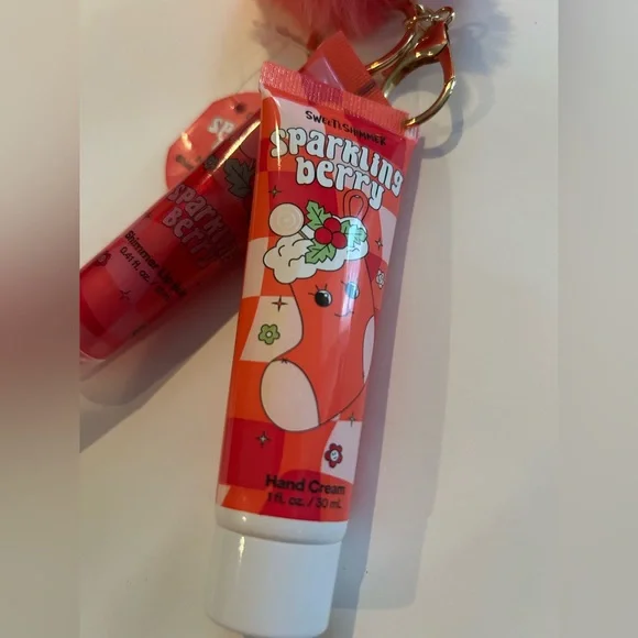 Sweet & Shimmer Sparkling Berry Keychain with Lipgloss and Hand lotion NWT - Picture 4 of 4